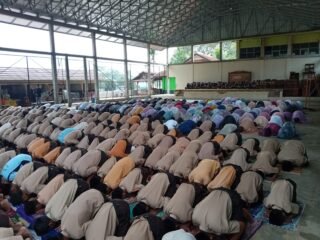 Pembiasaan Salat Duha Rutin di MTsN 2 Tasikmalaya Bentuk Karakter Religius Siswa