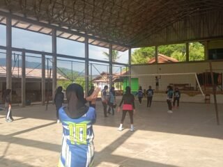 Voli Bikin Heboh! Siswa MTsN 2 Panaskan GOR!