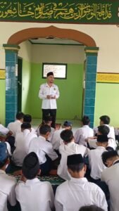 Daris Lutfi, M.Pd Sampaikan Kultum tentang Bersyukur atas Karunia Wajah