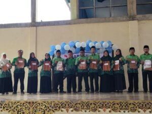 MTsN 2 Tasikmalaya Tetapkan Pegawai Berprestasi Tahun 2025, 14 Tenaga Pendidik Terima Penghargaan