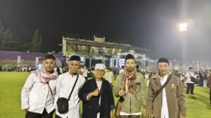 Guru MTsN 2 Tasikmalaya Ikuti Shalawat Kebangsaan Bersama Habib Syech di Stadion Galuh Ciamis