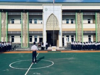 Momentum Upacara Bendera MTsN 2 Tasikmalaya Berbuah Prestasi! Pesan Menyentuh Jelang Ramadan Bikin Haru