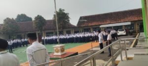 Disiplin dan Semangat Belajar Menggema dalam Upacara Senin Pagi MTsN 2 Tasikmalaya